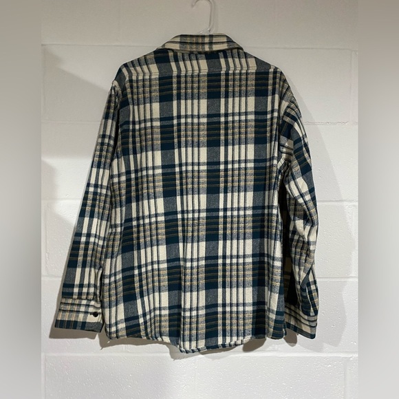 Plaid Button-Up Shirt frostproof large - Picture 3 of 4